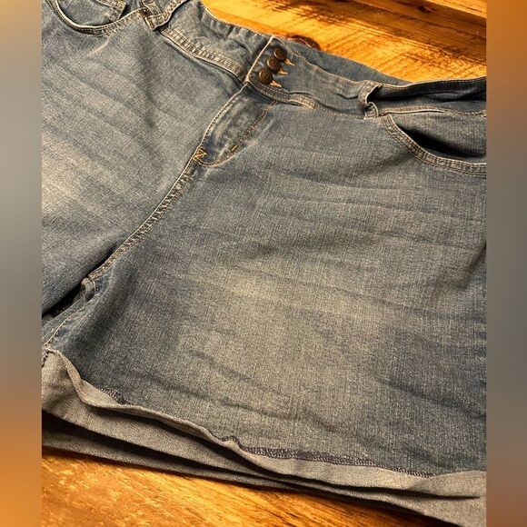Highway jeans denim shorts Size 20 - Picture 3 of 8